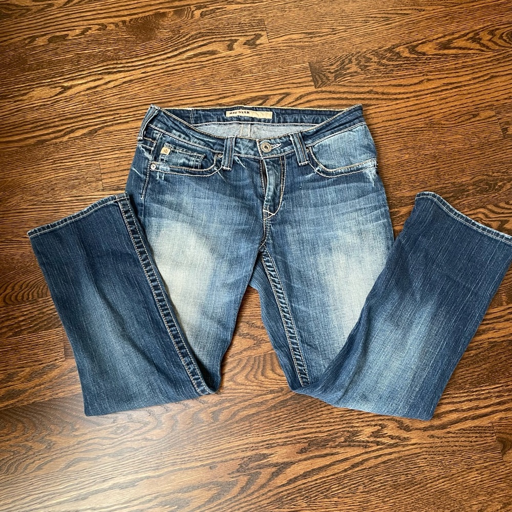 Big Star Low Rise Distressed Capris Size 29